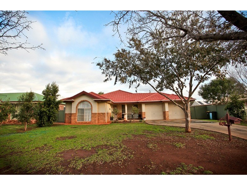 25 Castlereagh Avenue, Dubbo NSW 2830