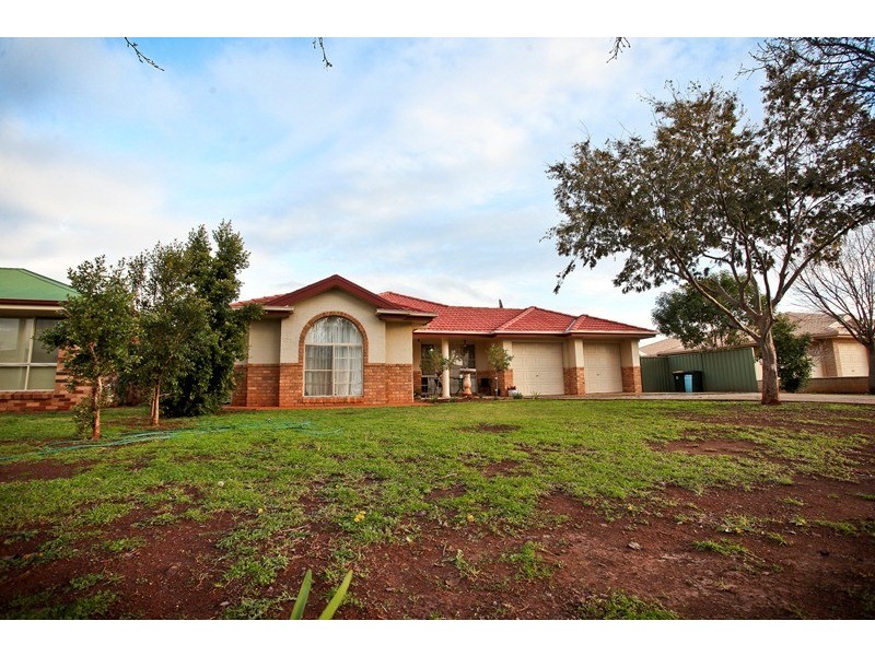 25 Castlereagh Avenue, Dubbo NSW 2830