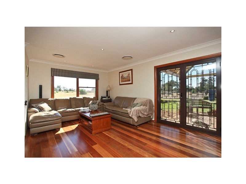 18 Hargraves Lane, Gilgandra NSW 2827