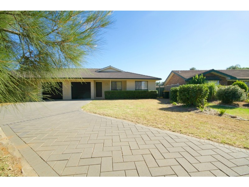 9A Ironbark Close, Dubbo NSW 2830