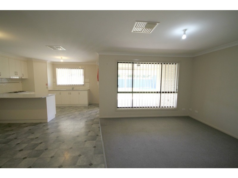 9A Ironbark Close, Dubbo NSW 2830
