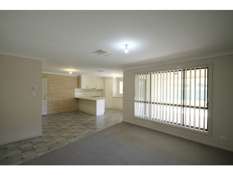 9A Ironbark Close, Dubbo NSW 2830