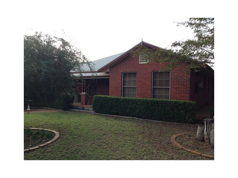 12 Cloonawillin Close, Dubbo NSW 2830
