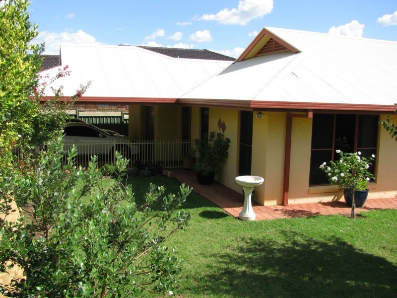 12 Wirraway Close, Dubbo NSW 2830