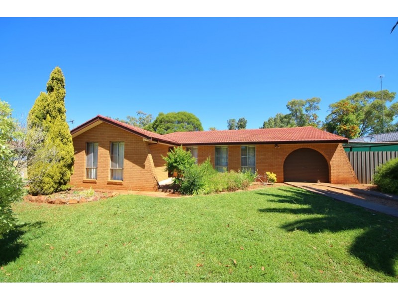 15 Springfield Way, Dubbo NSW 2830