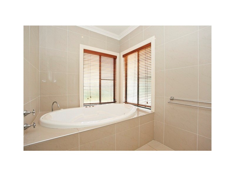 10 Hawkesbury Place, Dubbo NSW 2830