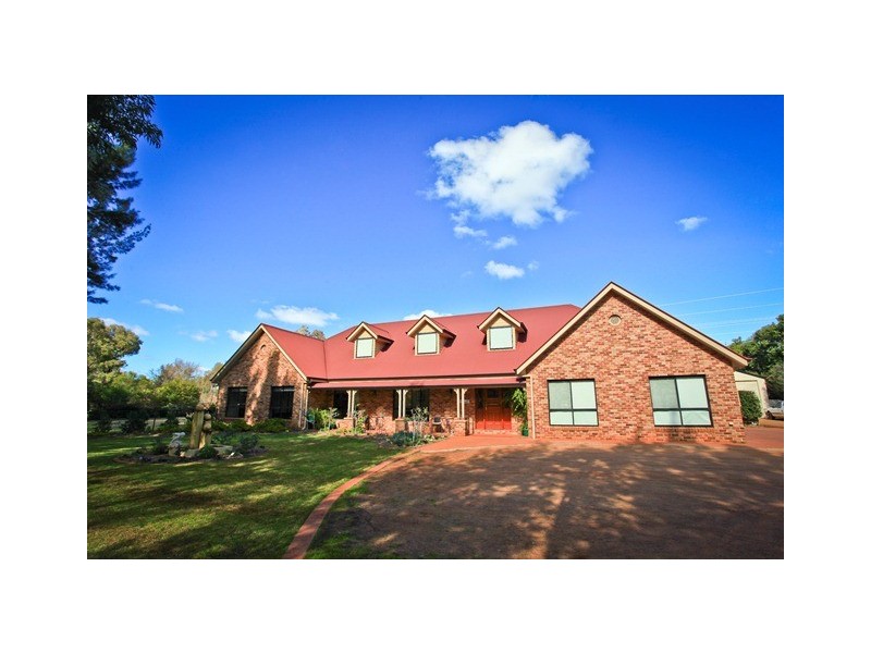 7 Waverly Drive, Dubbo NSW 2830