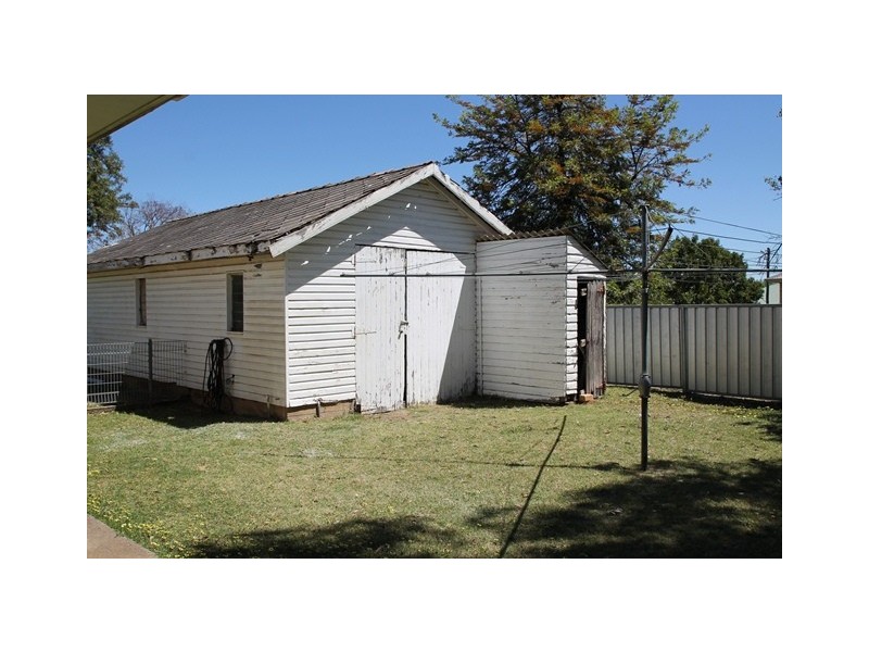 2A Lovett Avenue, Dubbo NSW 2830