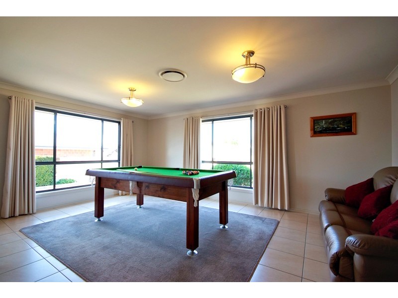 31 Lakeside Circuit, Dubbo NSW 2830