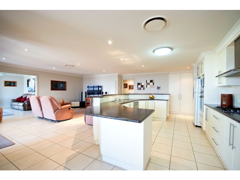 31 Lakeside Circuit, Dubbo NSW 2830
