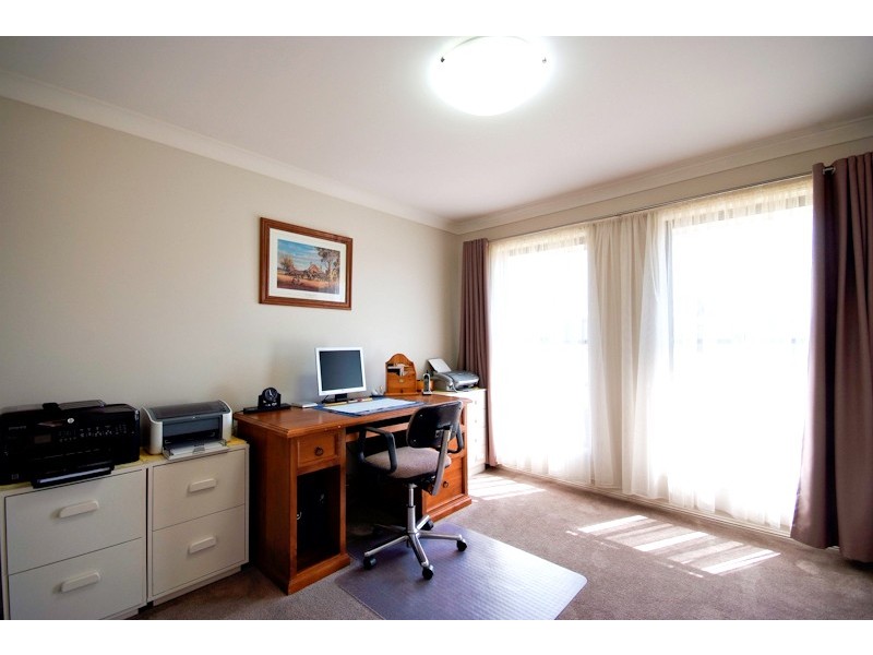 31 Lakeside Circuit, Dubbo NSW 2830