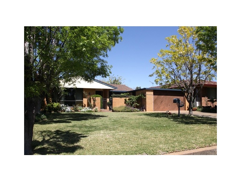 7 Emerald Street, Dubbo NSW 2830