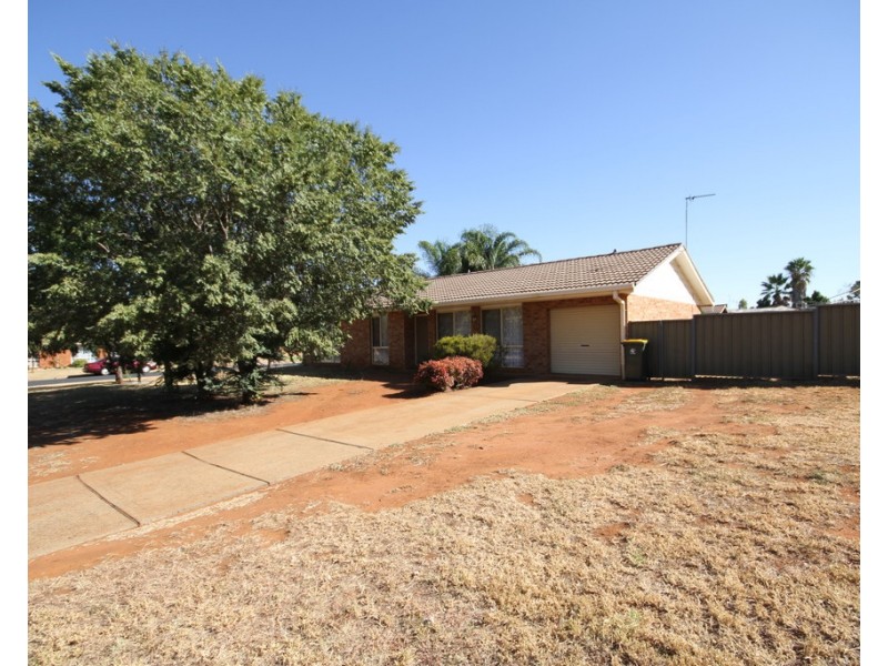 9 Bonner Crescent, Dubbo NSW 2830