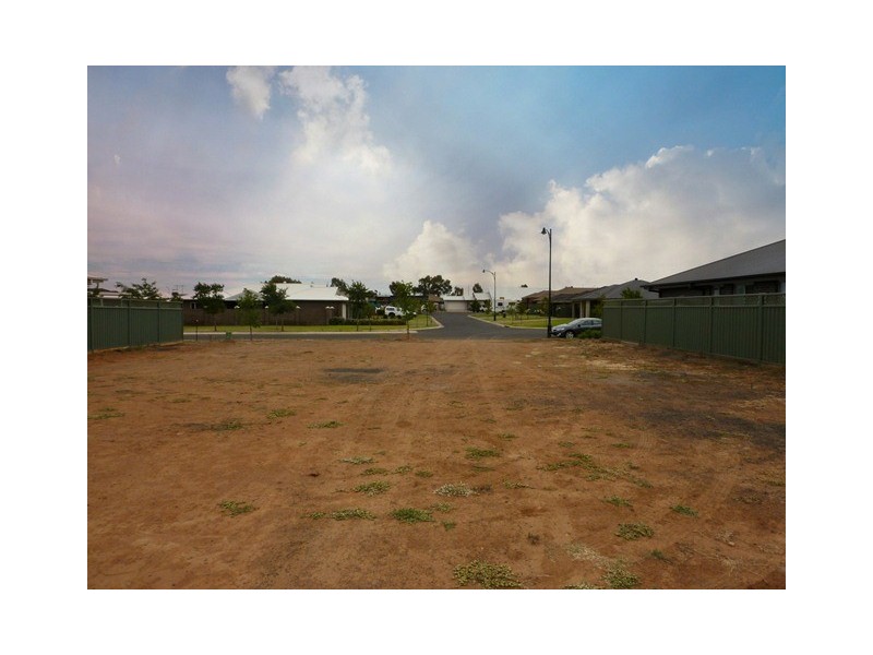38 Southlakes Parade, Dubbo NSW 2830