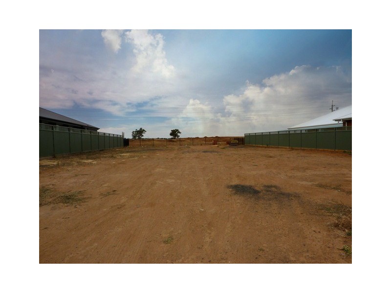 38 Southlakes Parade, Dubbo NSW 2830