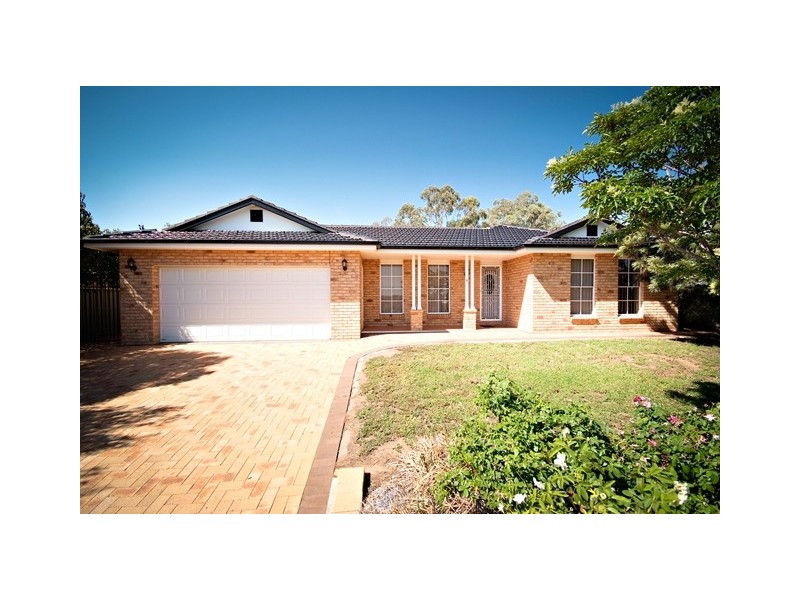 6 Cypress Point Drive, Dubbo NSW 2830
