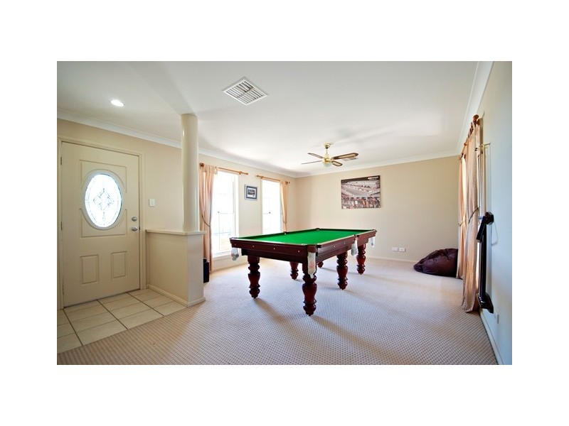 6 Cypress Point Drive, Dubbo NSW 2830