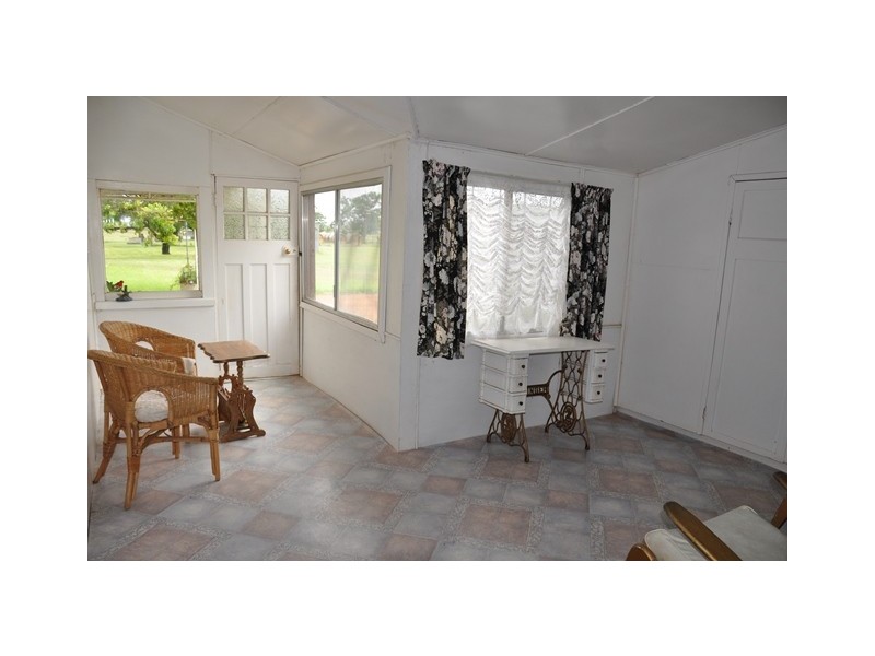 12R Old Gilgandra Road, Brocklehurst NSW 2830