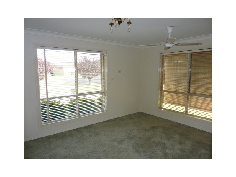 2 Condon Place, Dubbo NSW 2830