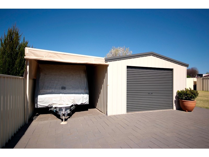 31 Lakeside Circuit, Dubbo NSW 2830
