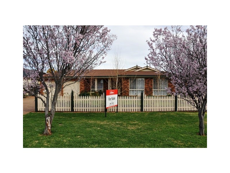 7 Ron Gordon Place, Dubbo NSW 2830