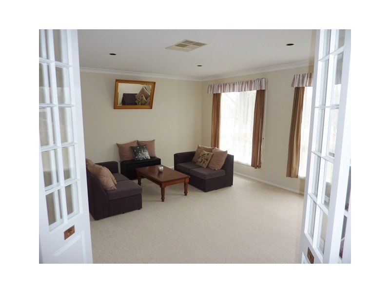 7 Ron Gordon Place, Dubbo NSW 2830