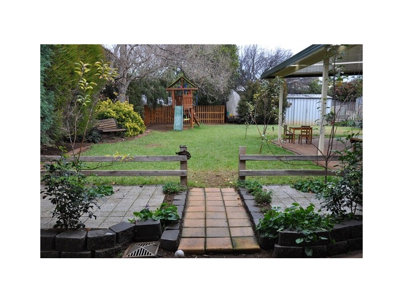 7 Ron Gordon Place, Dubbo NSW 2830