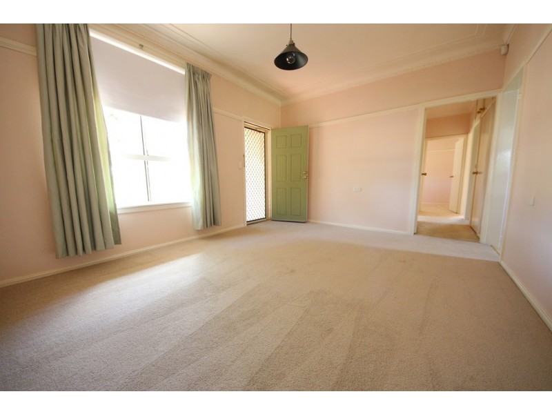 60 Corbett Avenue, Dubbo NSW 2830