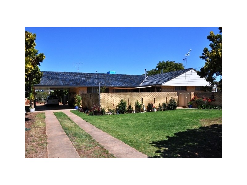 122 Terangion Street, Narromine NSW 2821