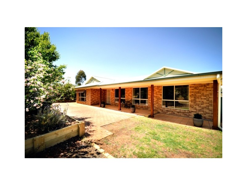 6R Debeaufort Drive, Dubbo NSW 2830
