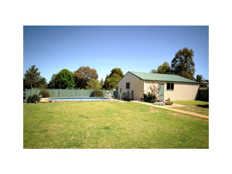 6R Debeaufort Drive, Dubbo NSW 2830