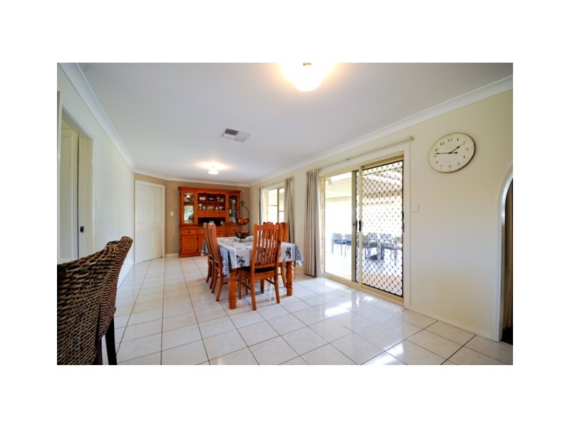 6R Debeaufort Drive, Dubbo NSW 2830