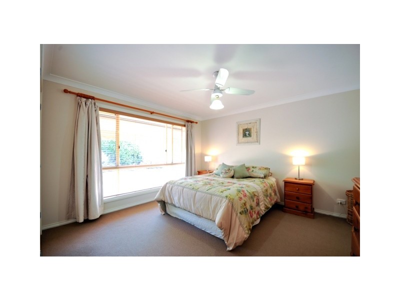 6R Debeaufort Drive, Dubbo NSW 2830
