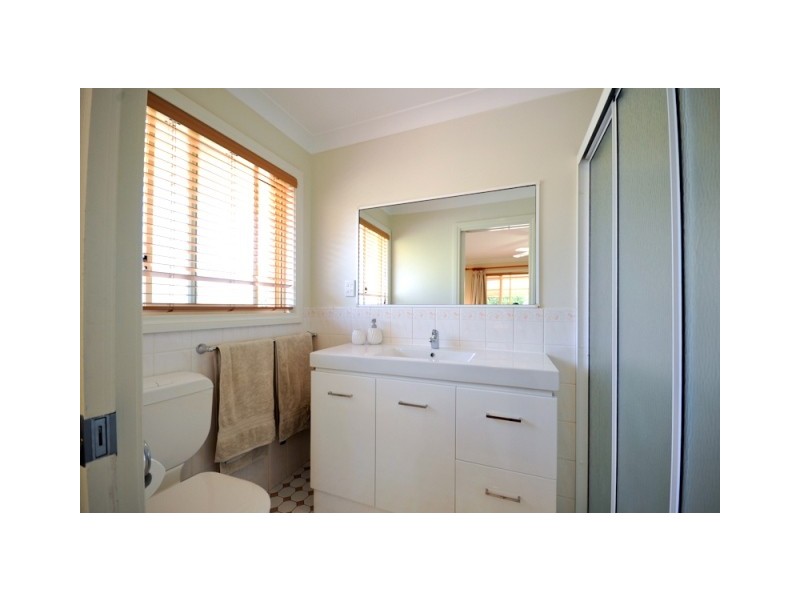 6R Debeaufort Drive, Dubbo NSW 2830