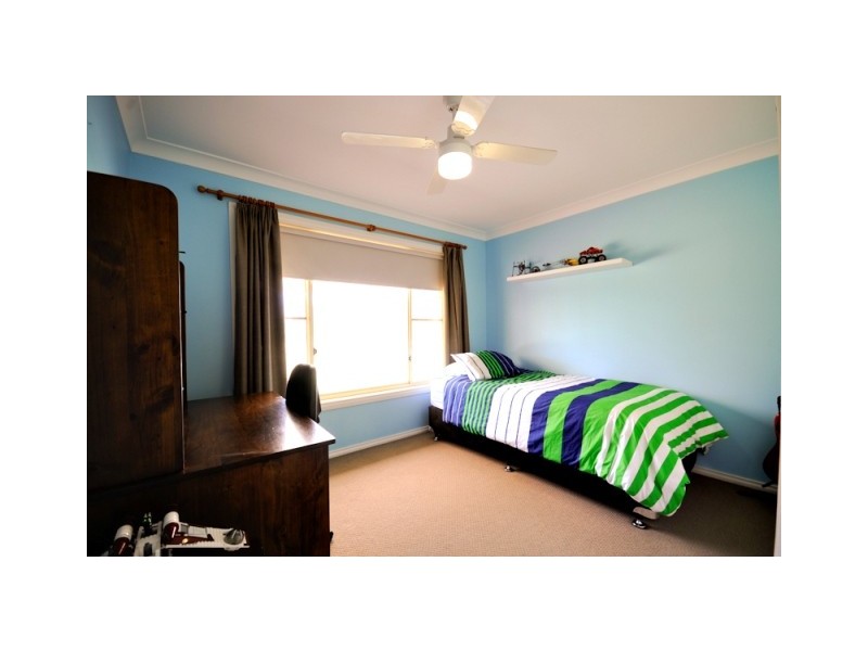 6R Debeaufort Drive, Dubbo NSW 2830