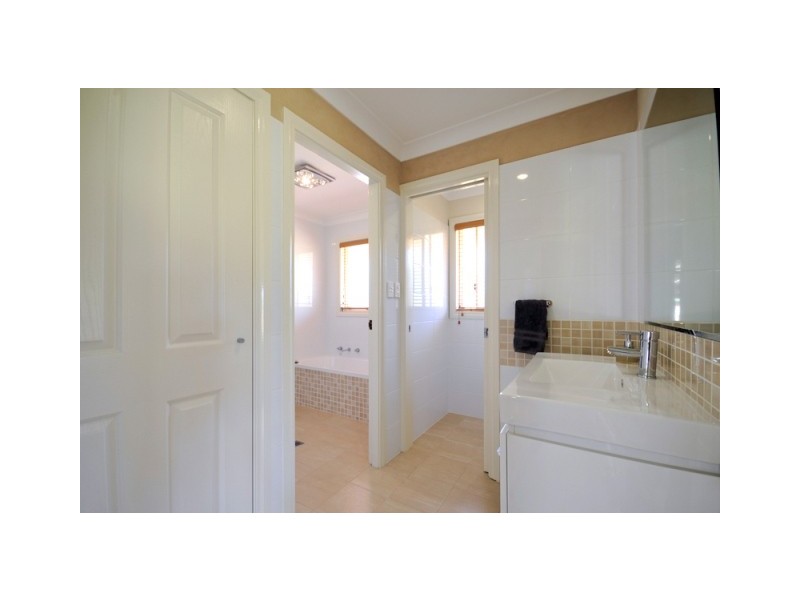 6R Debeaufort Drive, Dubbo NSW 2830