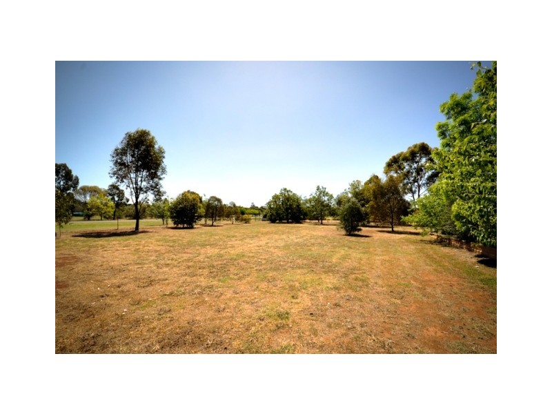 6R Debeaufort Drive, Dubbo NSW 2830