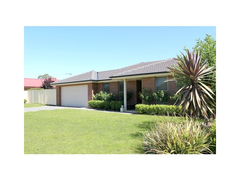 18 Sunvale Avenue, Dubbo NSW 2830