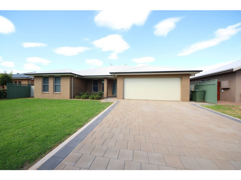 5 Southlakes Parade, Dubbo NSW 2830
