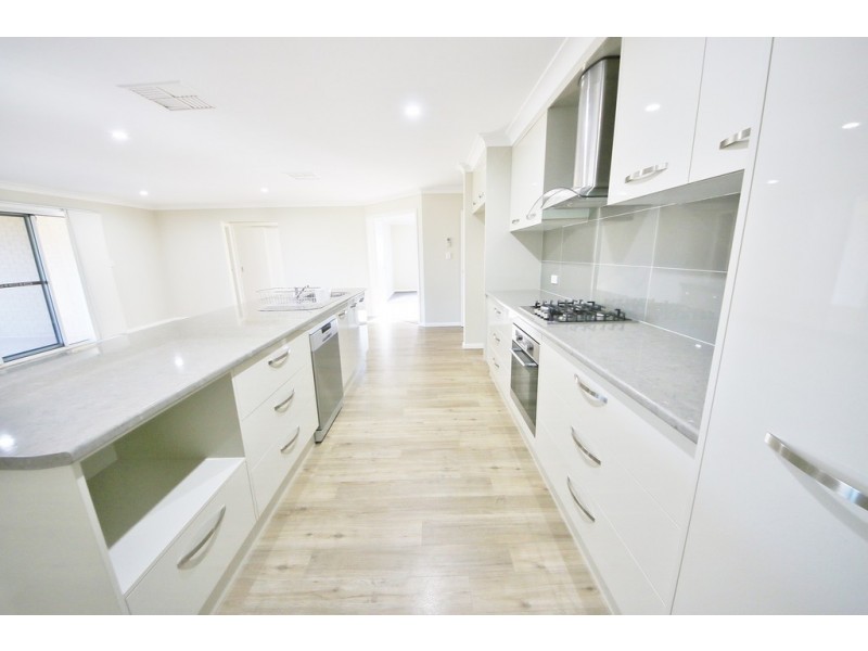 5 Southlakes Parade, Dubbo NSW 2830