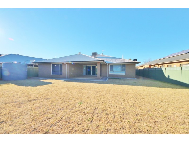 5 Southlakes Parade, Dubbo NSW 2830