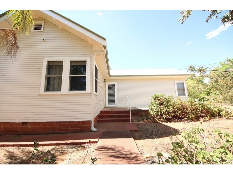 10 Gillis Avenue, Dubbo NSW 2830