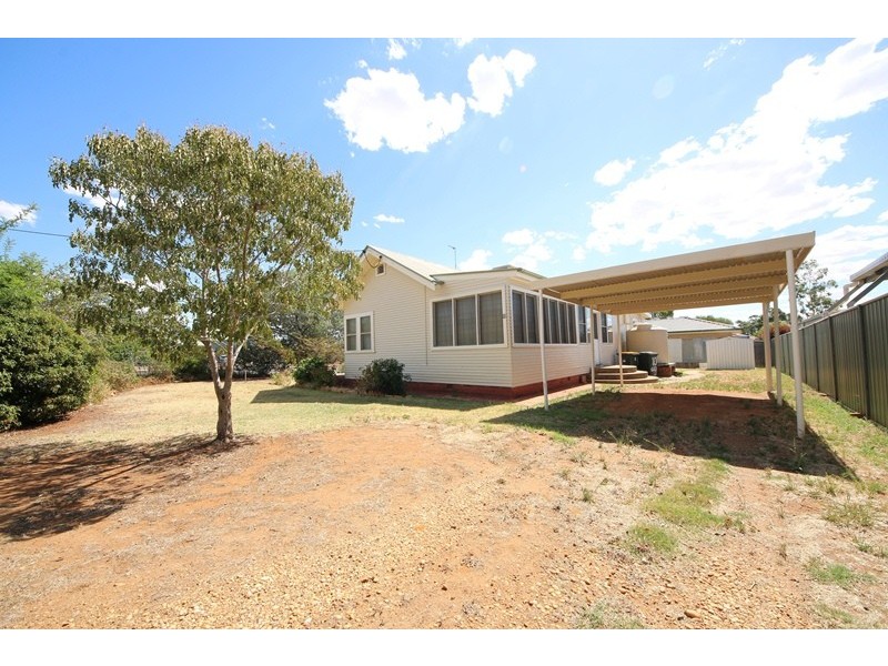 10 Gillis Avenue, Dubbo NSW 2830
