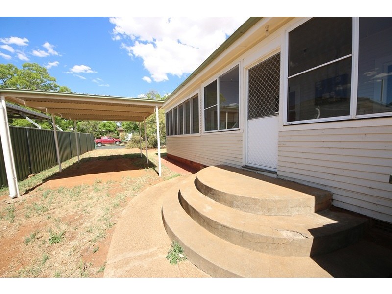 10 Gillis Avenue, Dubbo NSW 2830