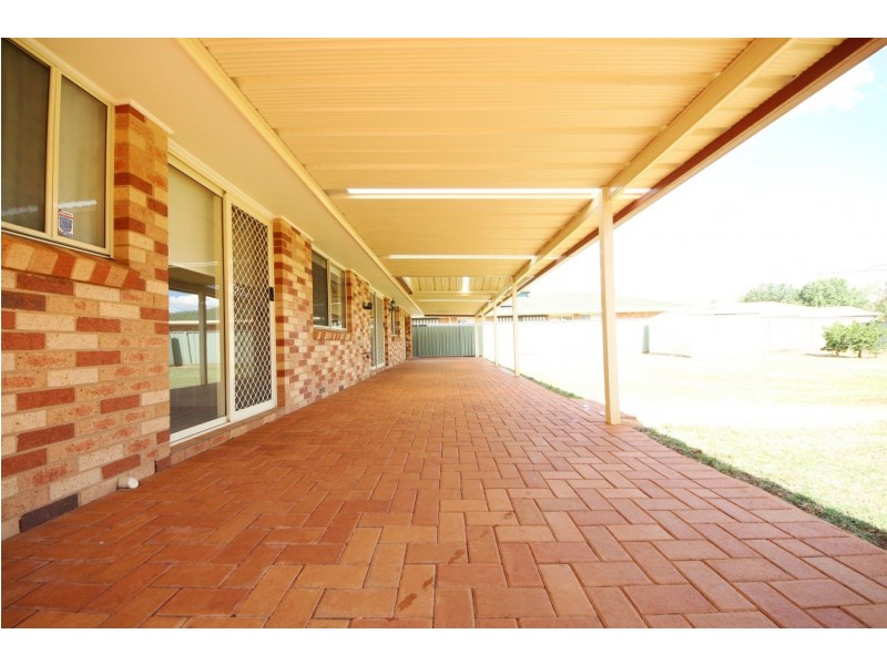 27 Castlereagh Avenue, Dubbo NSW 2830