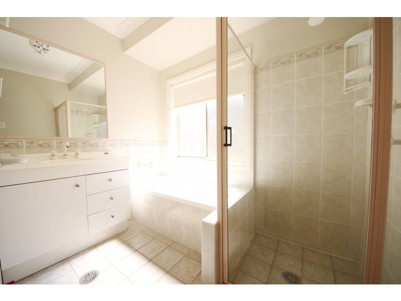 27 Castlereagh Avenue, Dubbo NSW 2830