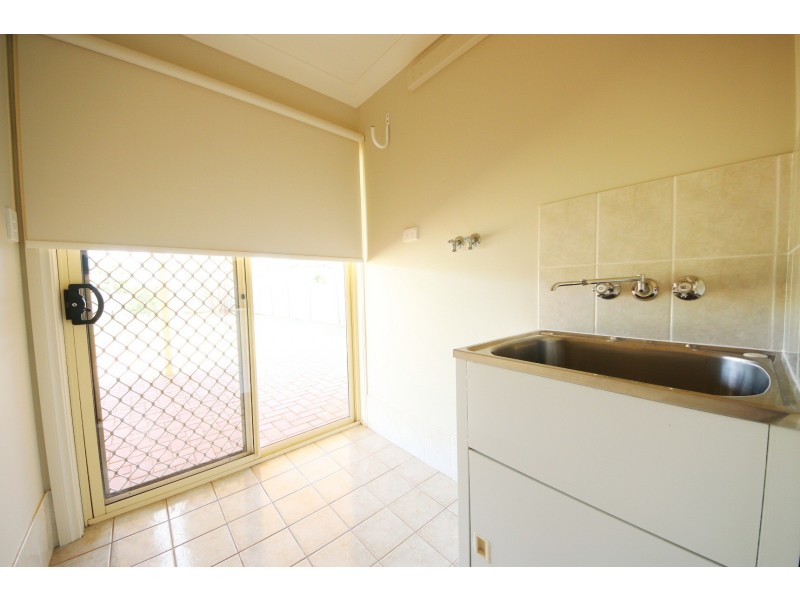 27 Castlereagh Avenue, Dubbo NSW 2830