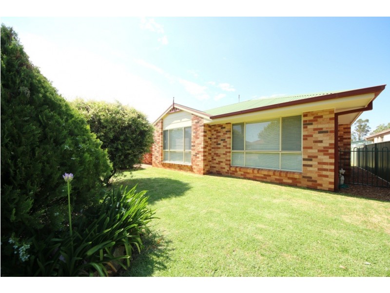 27 Castlereagh Avenue, Dubbo NSW 2830