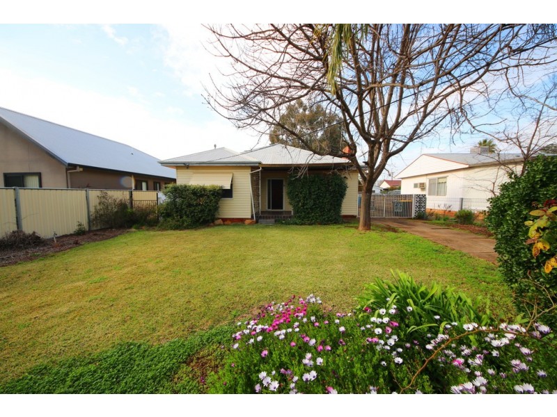 6 Trelanvean Street, Dubbo NSW 2830