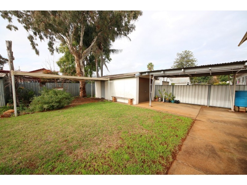 6 Trelanvean Street, Dubbo NSW 2830